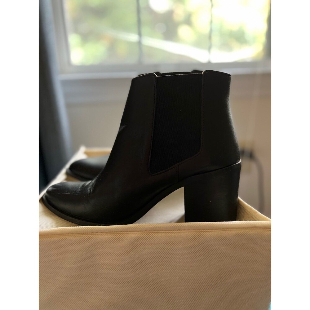 Nisolo Heeled Chelsea Commuter Boot size 8